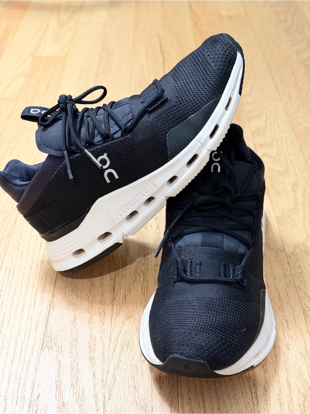On Cloudnova Form Women’s Size 7 Black White Running Sneakers